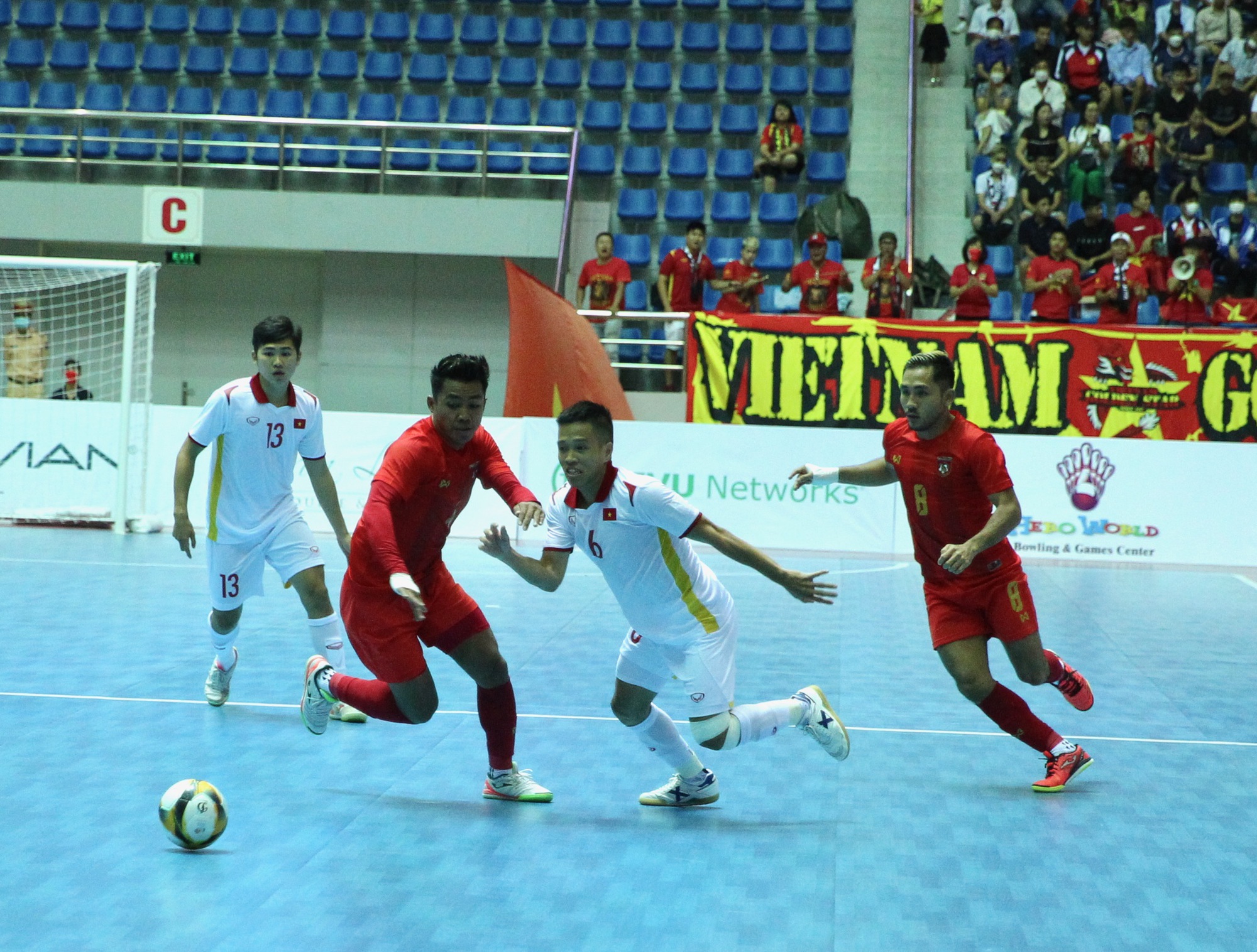 Tuyển Futsal Việt Nam tiếp tục vượt qua Th&aacute;i Lan - Ảnh 2.