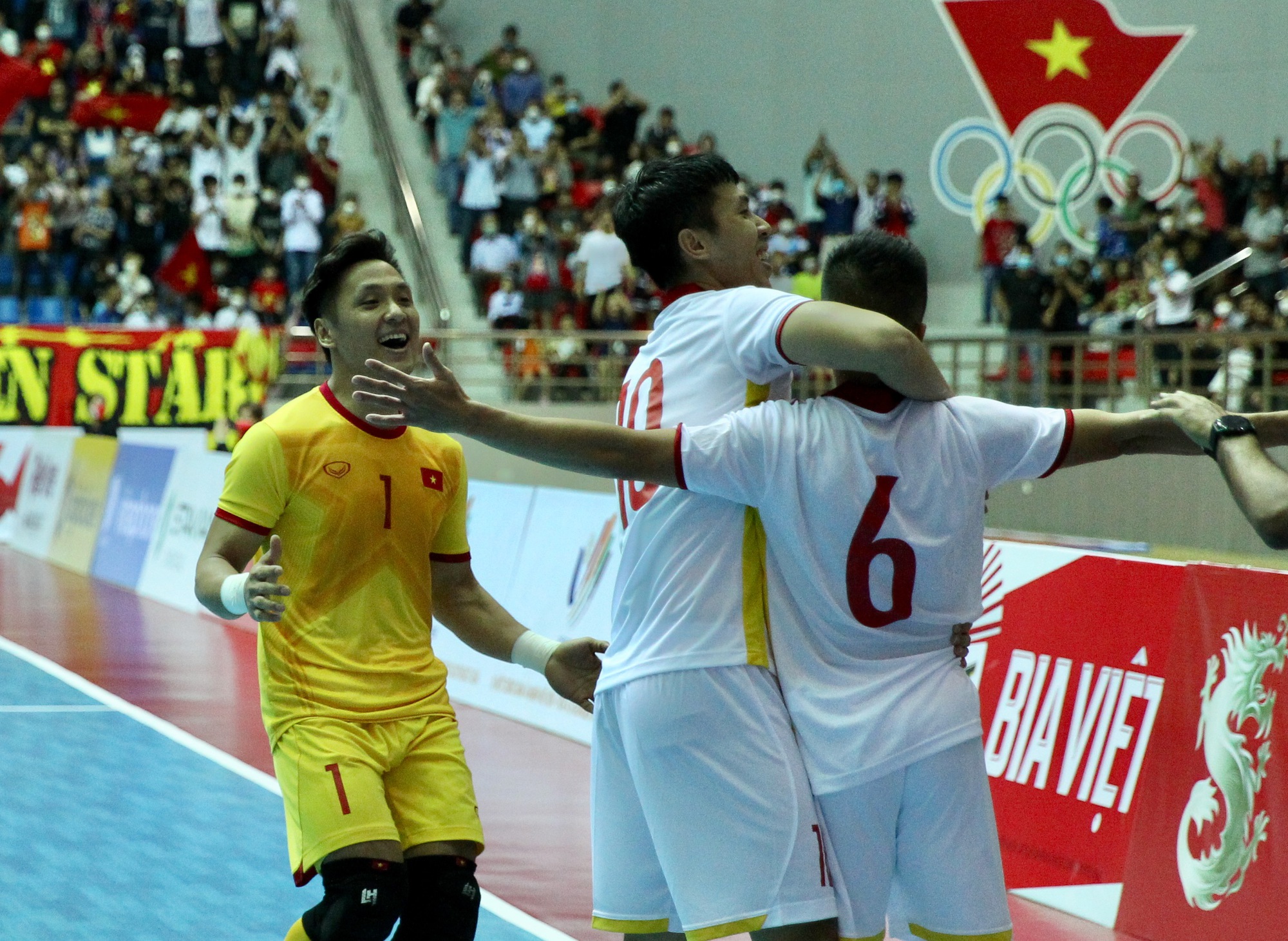 Tuyển Futsal Việt Nam tiếp tục vượt qua Th&aacute;i Lan - Ảnh 1.
