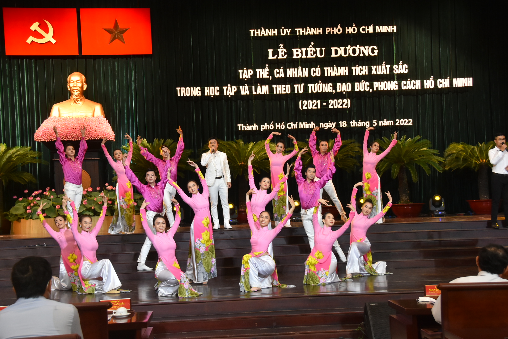 TP HCM biểu dương 355 điển hình học tập, làm theo Bác - Ảnh 1.
