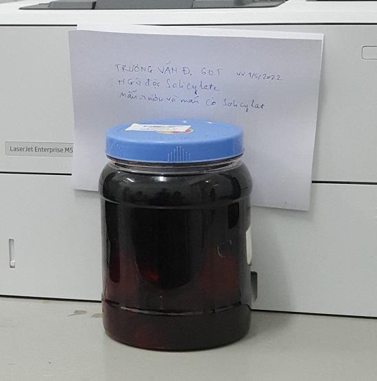 H&ocirc;n m&ecirc;, tổn thương n&atilde;o do uống rượu ng&acirc;m rễ c&acirc;y rừng - Ảnh 1.