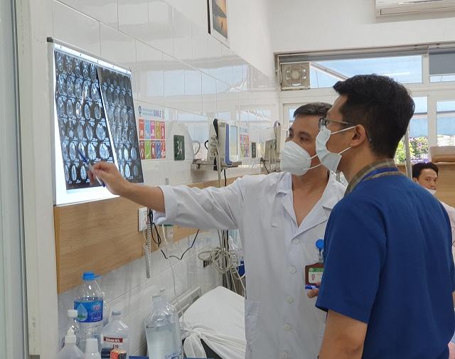 H&ocirc;n m&ecirc;, tổn thương n&atilde;o do uống rượu ng&acirc;m rễ c&acirc;y rừng - Ảnh 2.