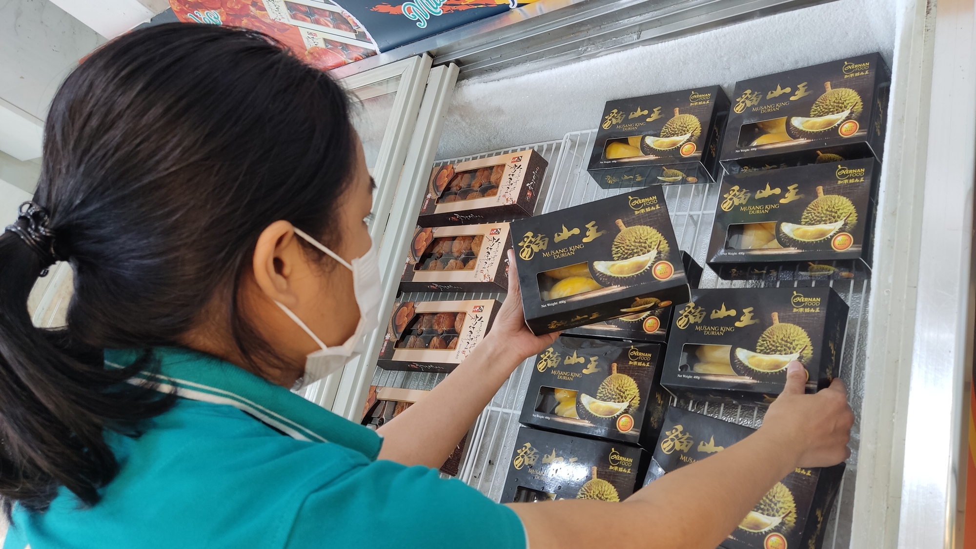 Cho&aacute;ng với gi&aacute; sầu ri&ecirc;ng Musang King trồng tại Việt Nam - Ảnh 5.