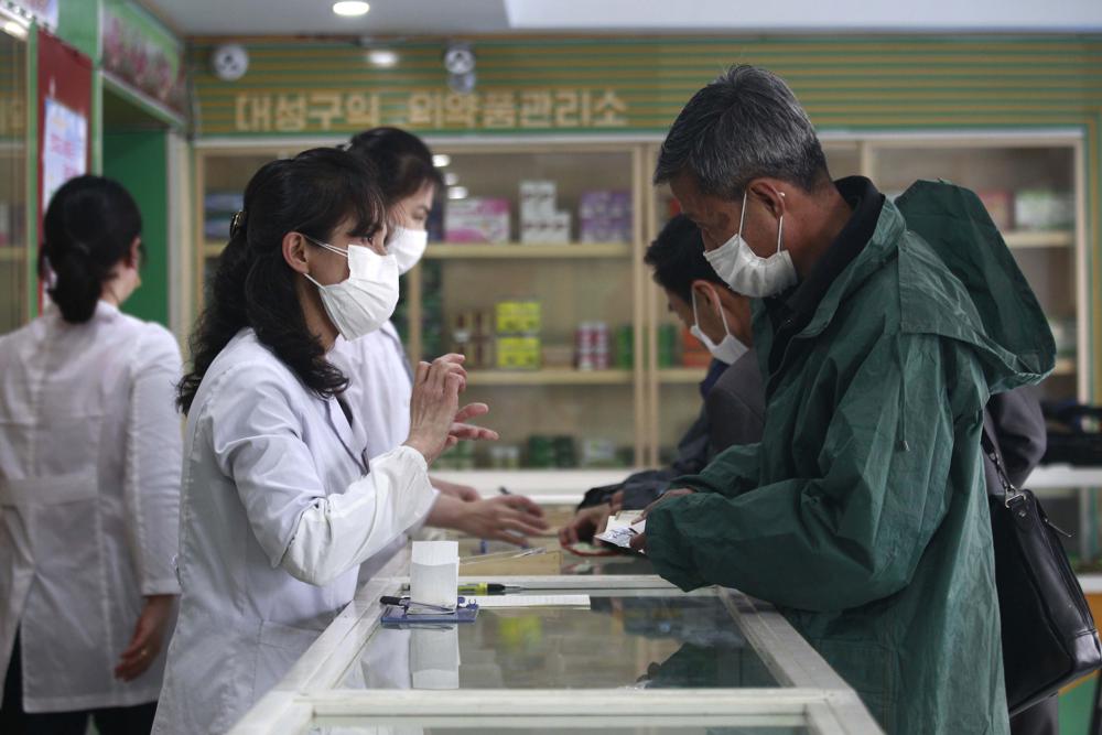 Ca nhiễm mới Covid-19 tăng mạnh, Mỹ khuyến cáo đeo khẩu trang - Ảnh 3.