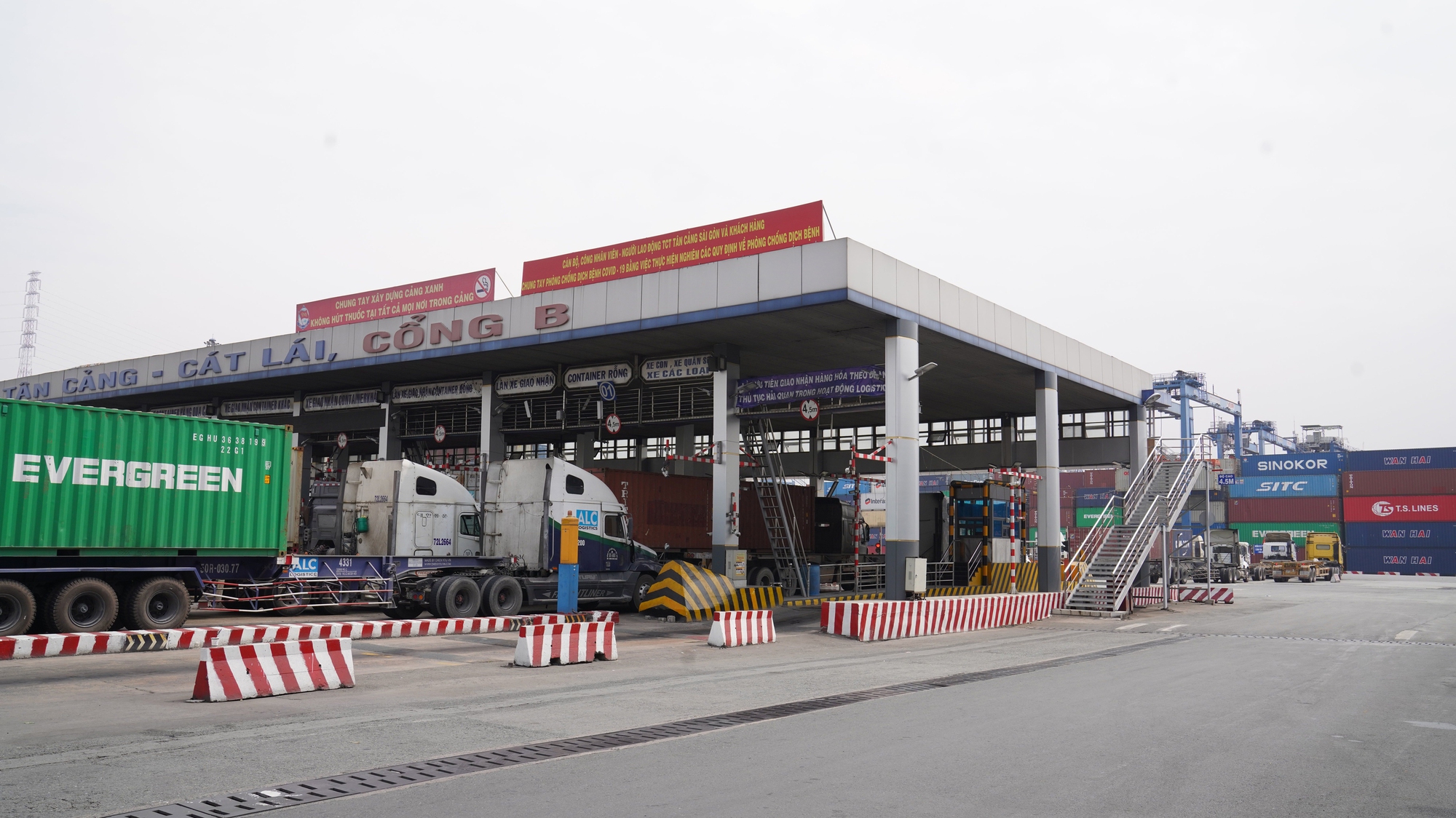 Mỹ hỗ trợ giảm &ugrave;n tắc tại cảng C&aacute;t L&aacute;i - Ảnh 1.