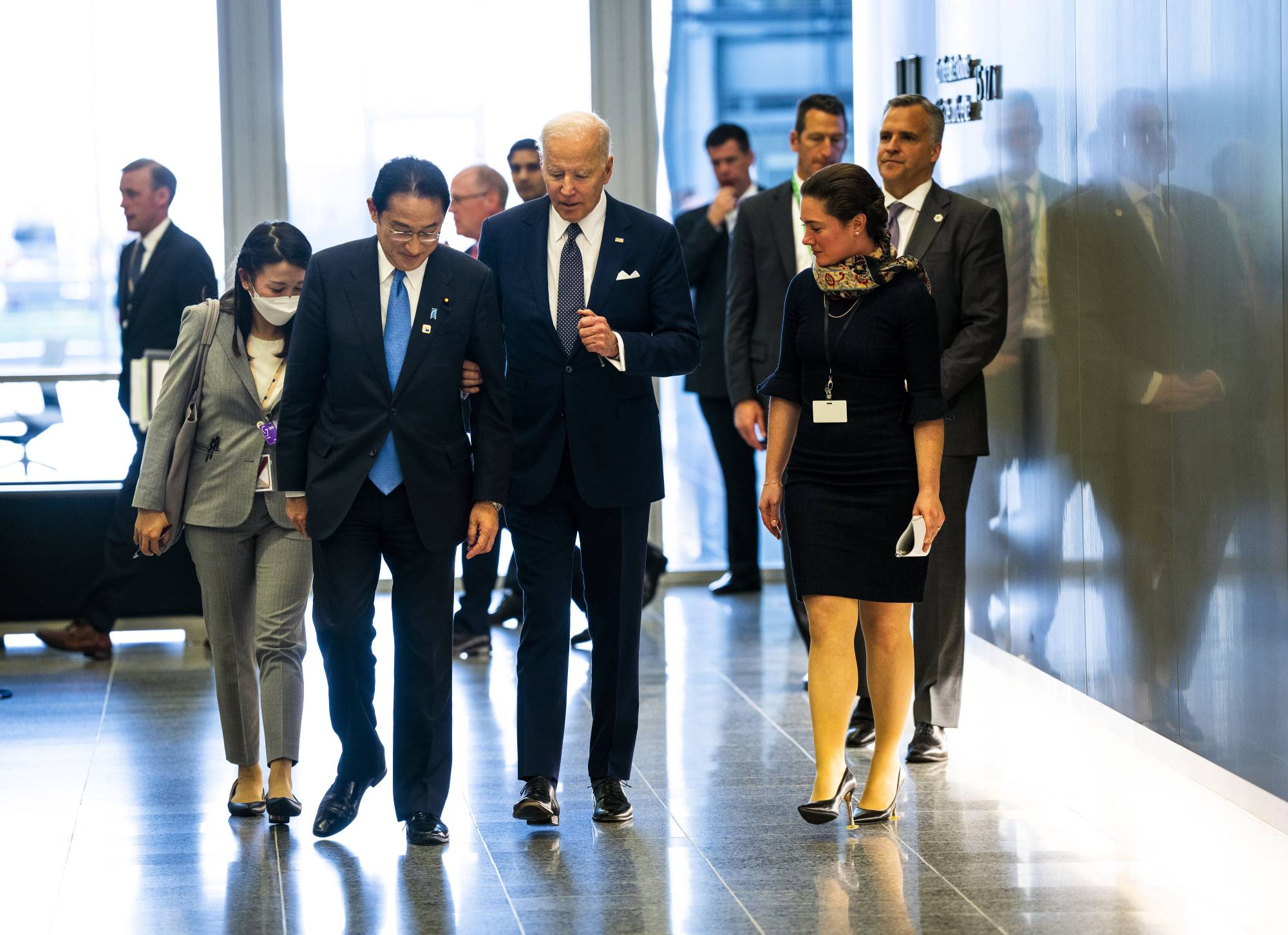 Tổng thống Biden lần đầu thăm ch&acirc;u &Aacute; - Ảnh 1.