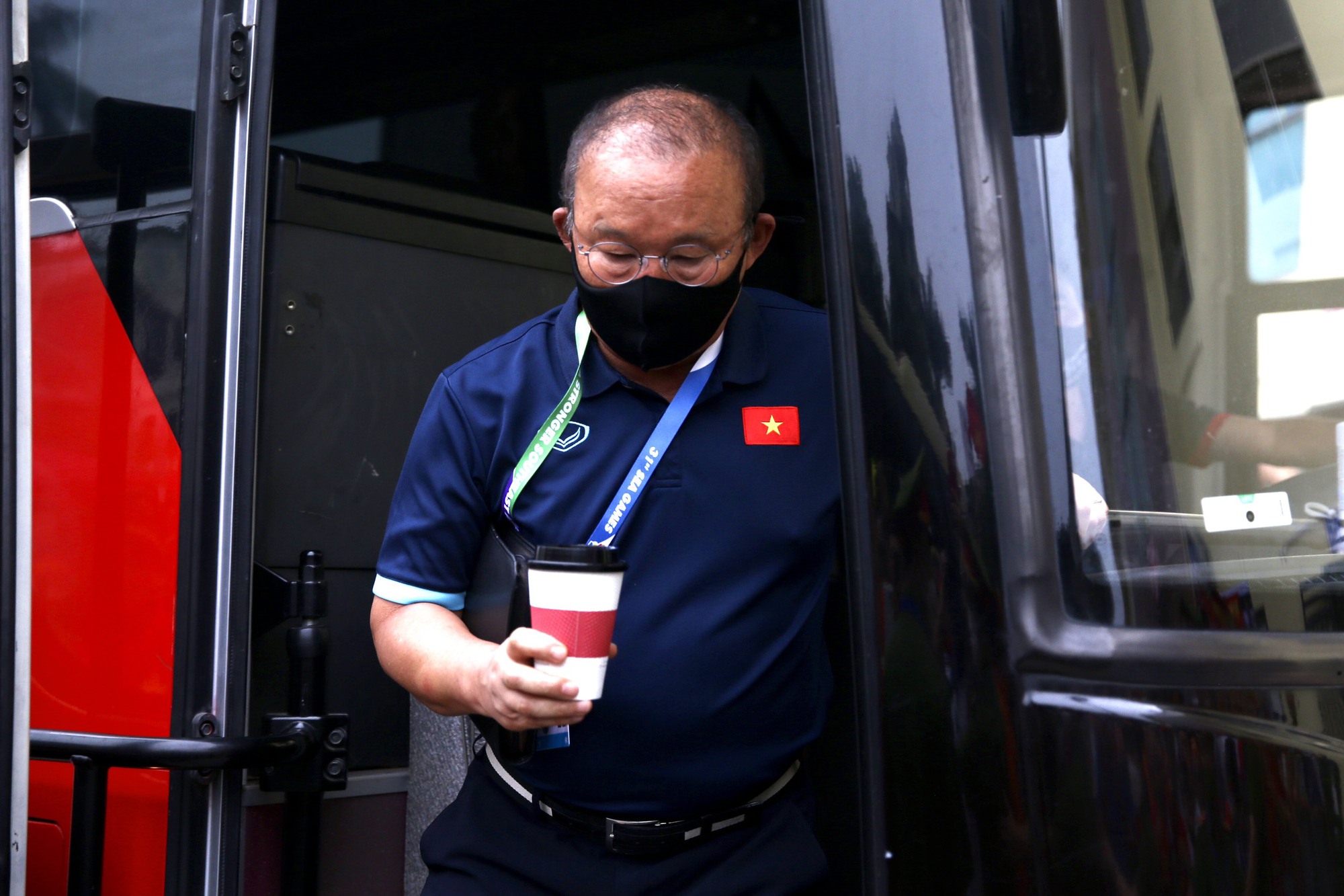Chảo lửa trên sân Việt Trì trận U23 Việt Nam - Malaysia - Ảnh 6.