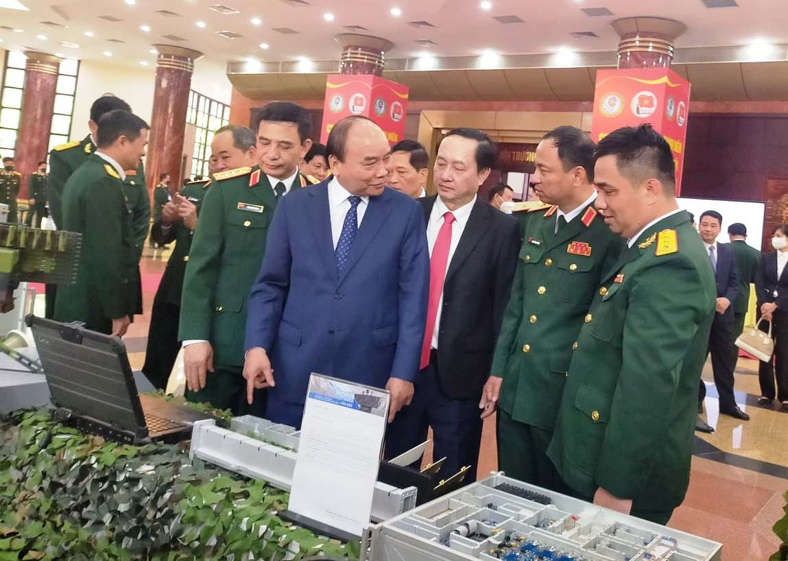 Trao Giải thưởng Hồ Chí Minh cho 2 công trình quân sự, quốc phòng đặc biệt xuất sắc