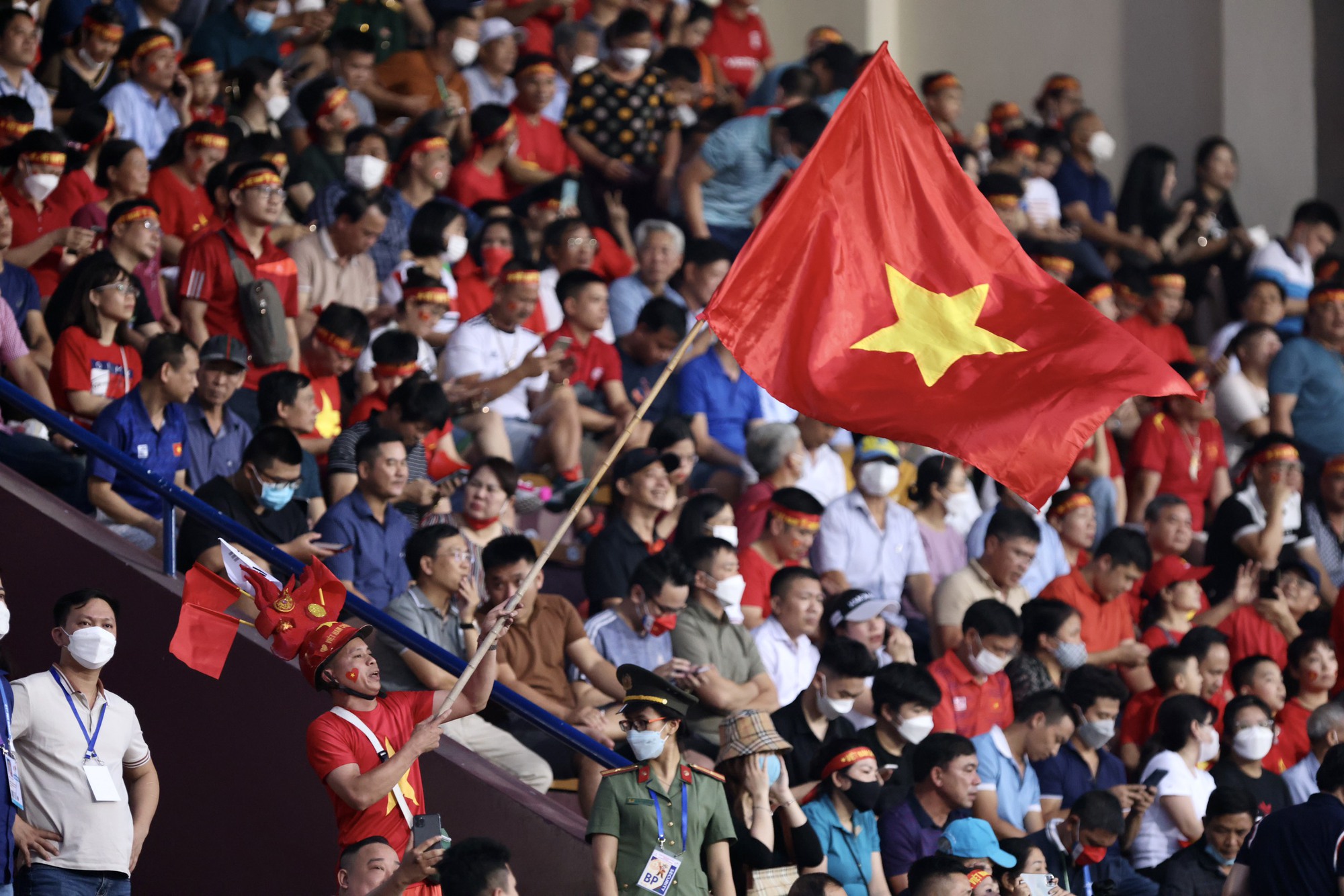 "Chảo lửa" trên sân Việt Trì trận U23 Việt Nam - Malaysia