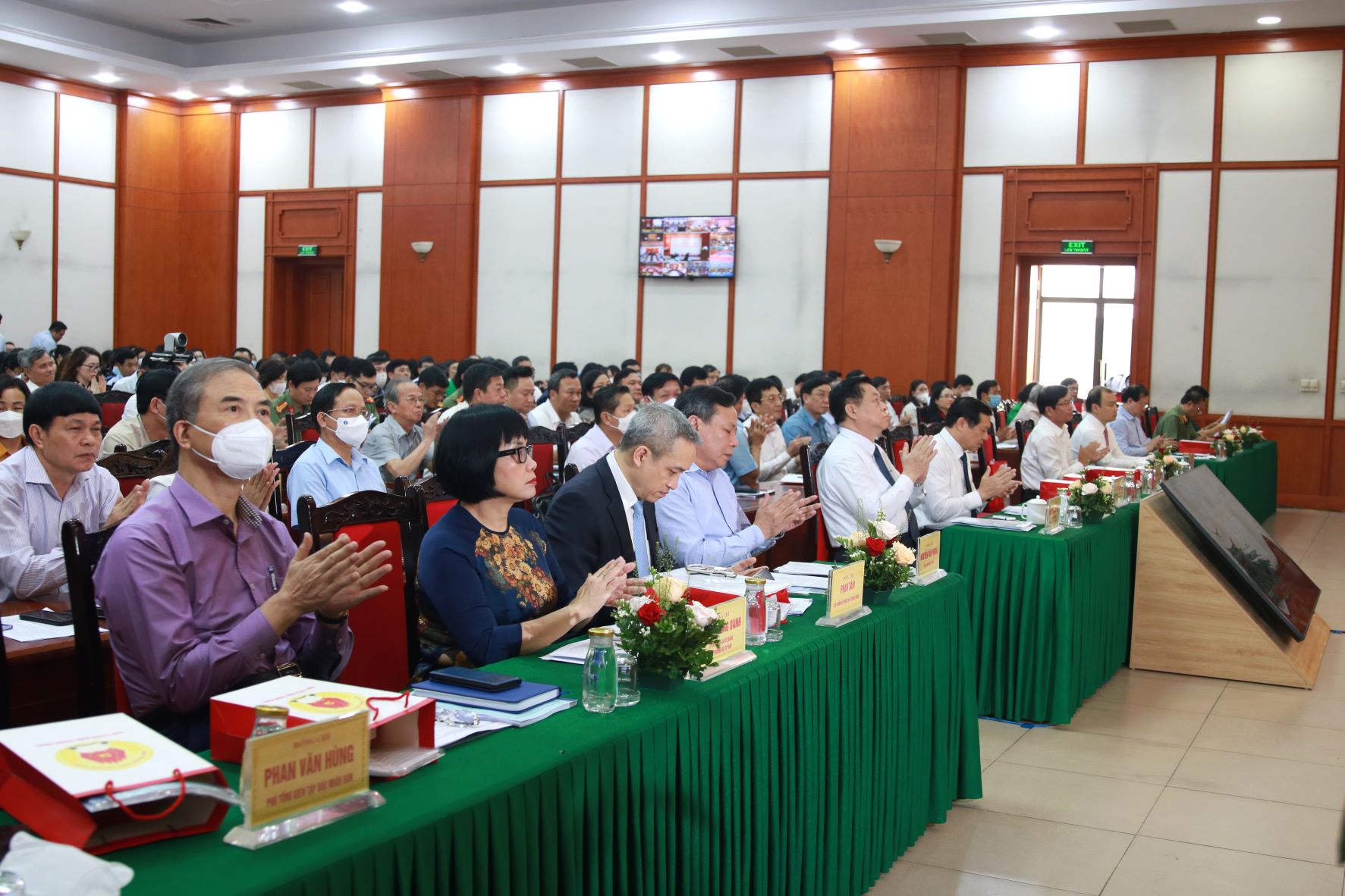 Tự giác học tập, làm theo Bác Hồ