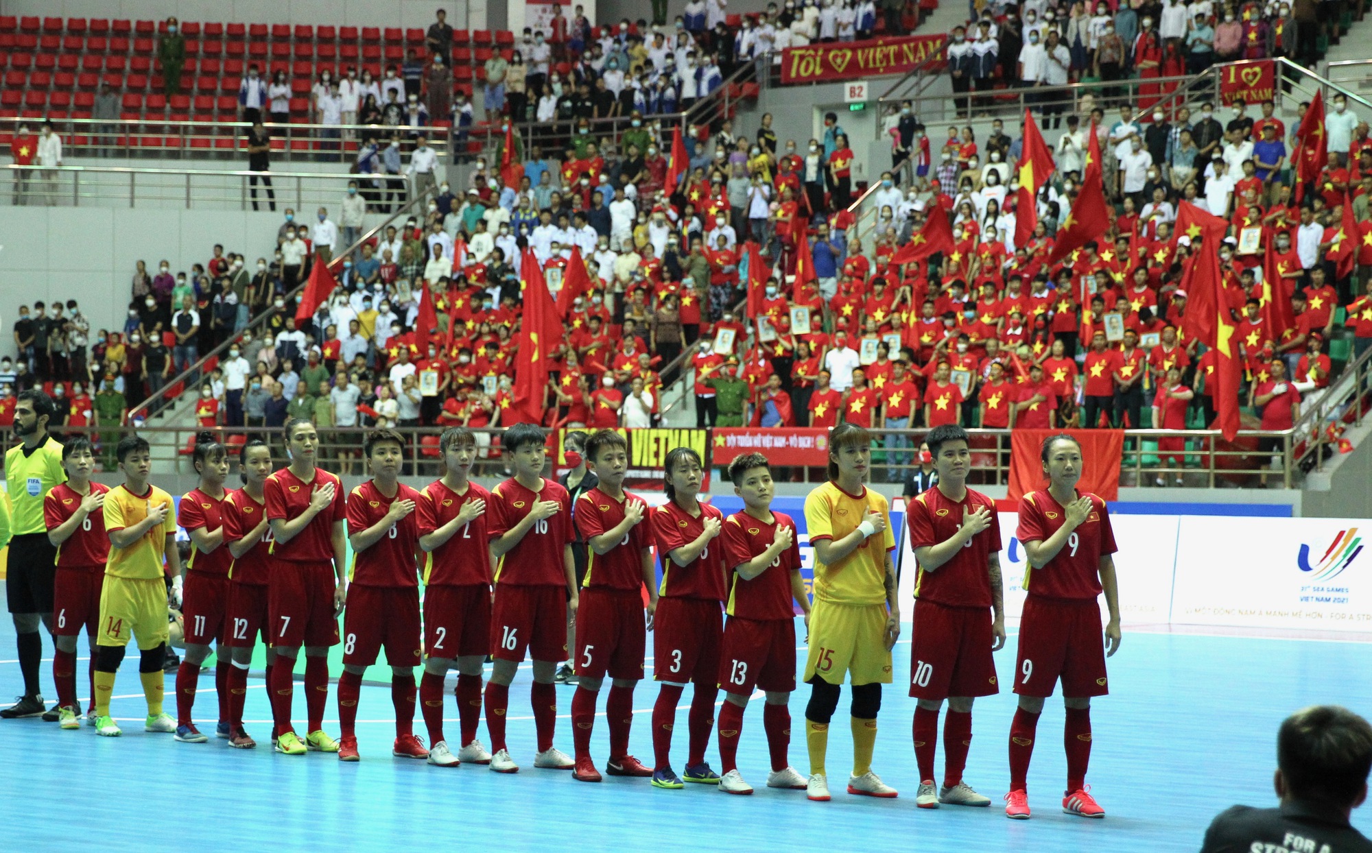Futsal nữ Việt Nam thua sít sao Thái Lan trong trận tranh HCV SEA Games 31 - Ảnh 4.