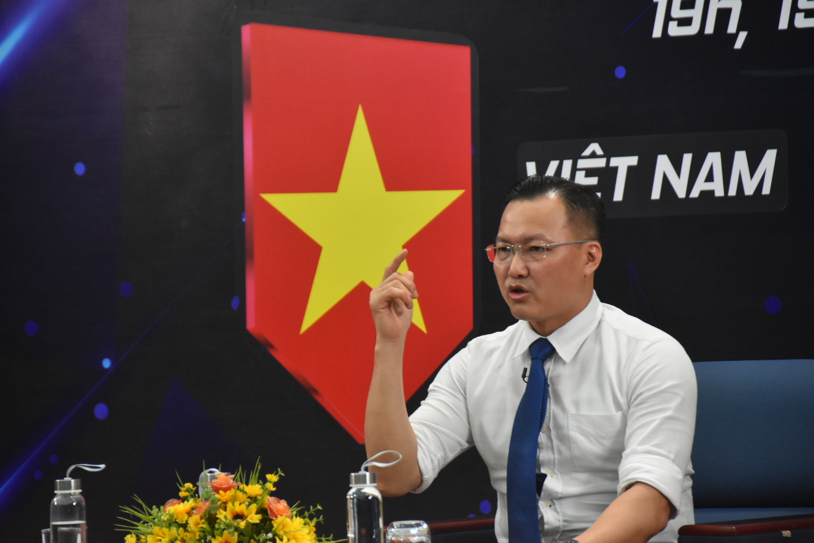 B&igrave;nh luận b&oacute;ng đ&aacute; SEA Games 31: U23 Việt Nam mở toang cửa chung kết - Ảnh 8.