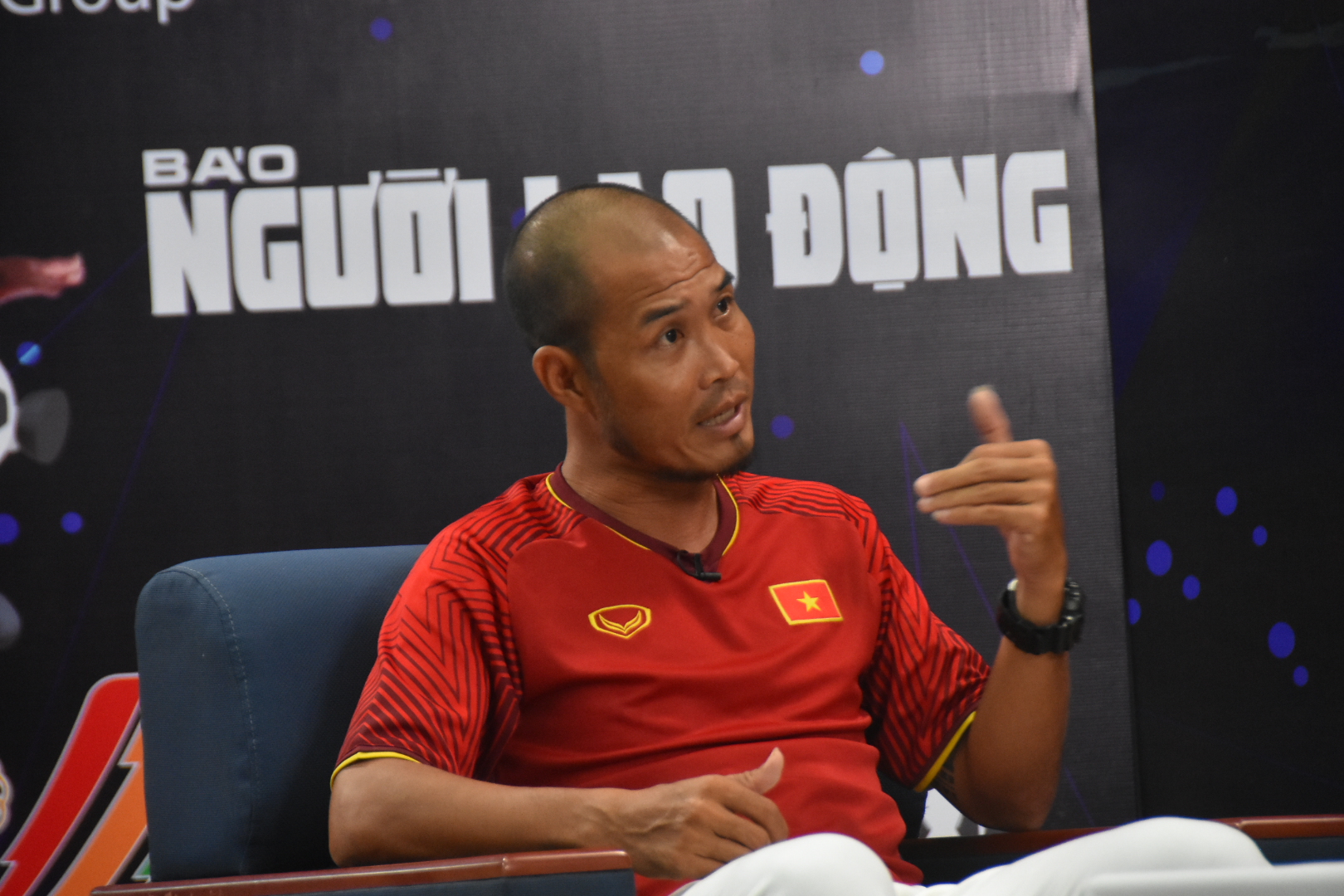 B&igrave;nh luận b&oacute;ng đ&aacute; SEA Games 31: U23 Việt Nam mở toang cửa chung kết - Ảnh 7.