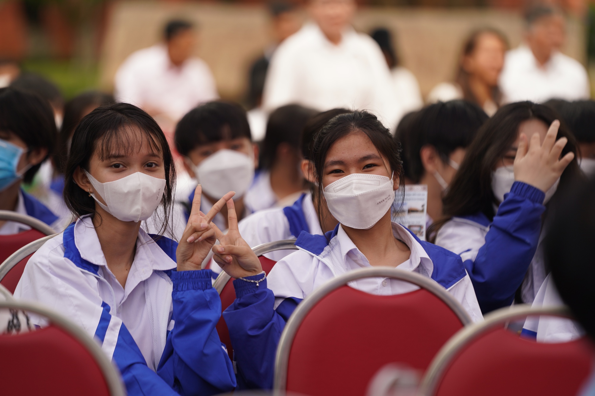 Tặng 10.000 l&aacute; cờ Tổ quốc cho đồng b&agrave;o, chiến sĩ tỉnh Gia Lai - Ảnh 4.