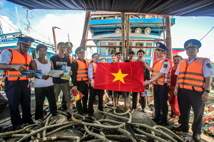 Luật Cảnh s&aacute;t biển Việt Nam đi v&agrave;o cuộc sống, g&oacute;p phần bảo vệ chủ quyền biển đảo - Ảnh 3.