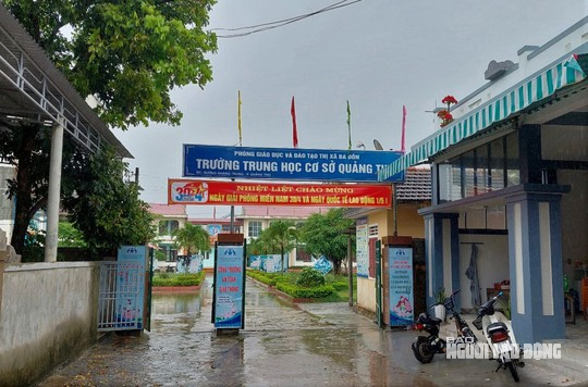 Bị đánh trong phòng hiệu trưởng vì tố tiêu cực