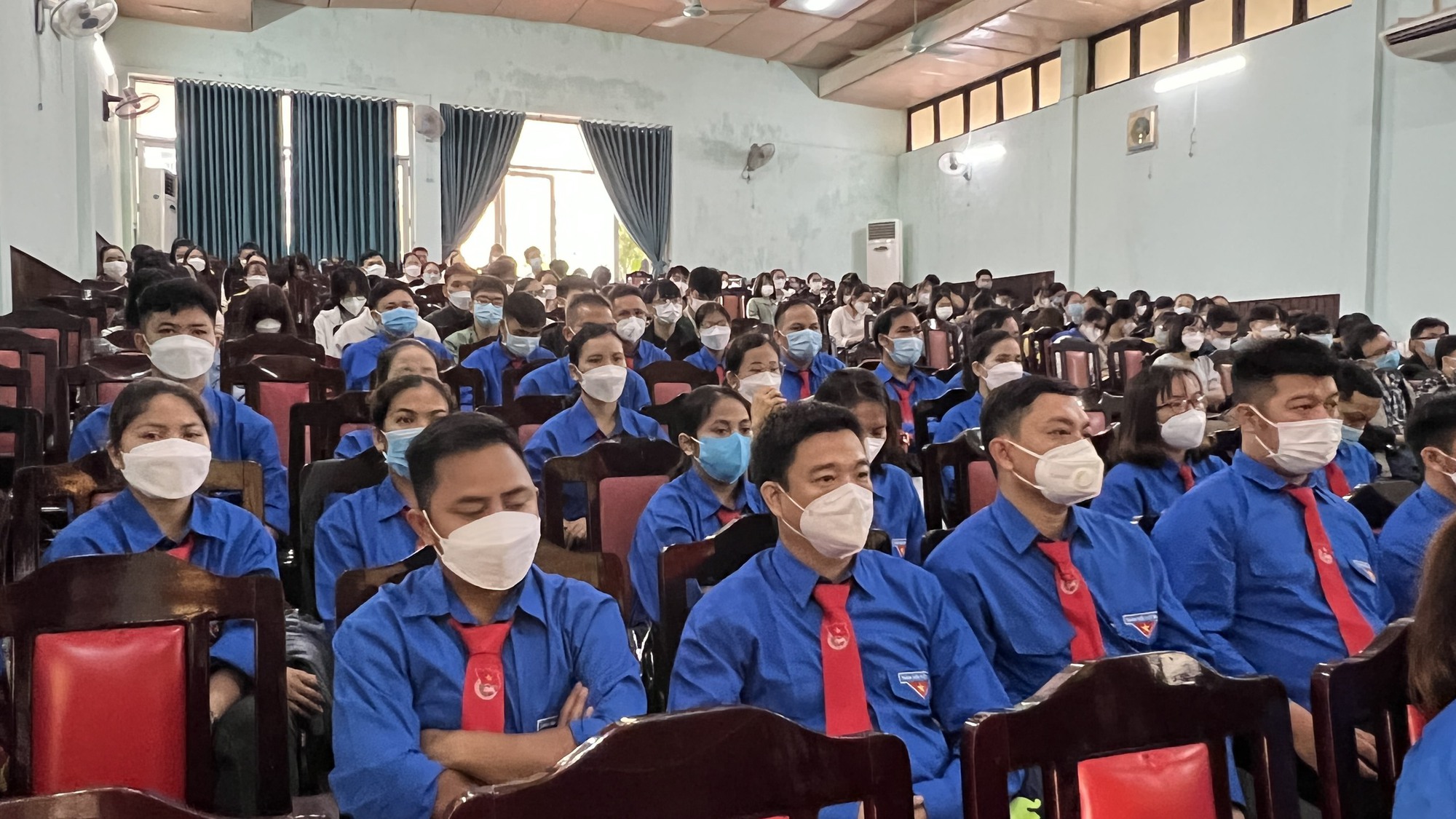 Th&ecirc;m 30 b&aacute;c sĩ ở huyện ngh&egrave;o được đ&agrave;o tạo 1 k&egrave;m 1, &ldquo;cầm tay chỉ việc&rdquo; - Ảnh 2.