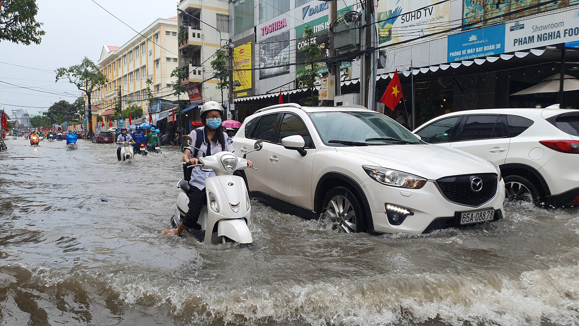 Nam Bộ mưa lớn trong th&aacute;ng 5 - Ảnh 1.