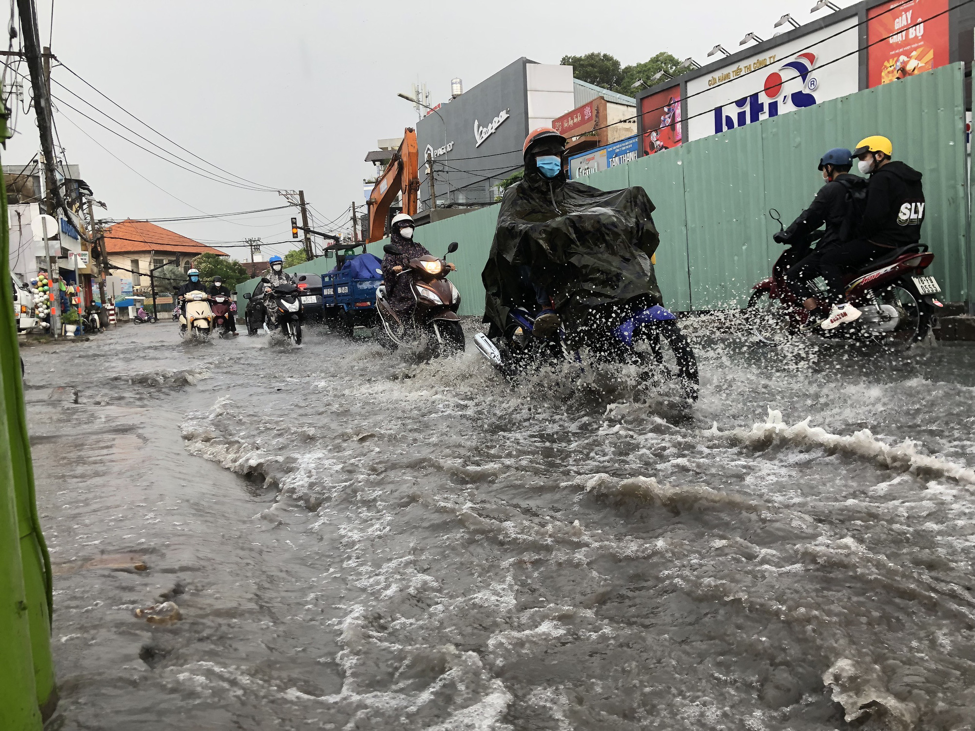 Nam bộ liên tục có mưa những ngày tới, cảnh báo mưa đá