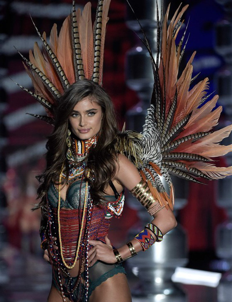 Thiên thần nội y Victoria’s Secret trông thế nào trong thiết kế Việt? - Ảnh 8.