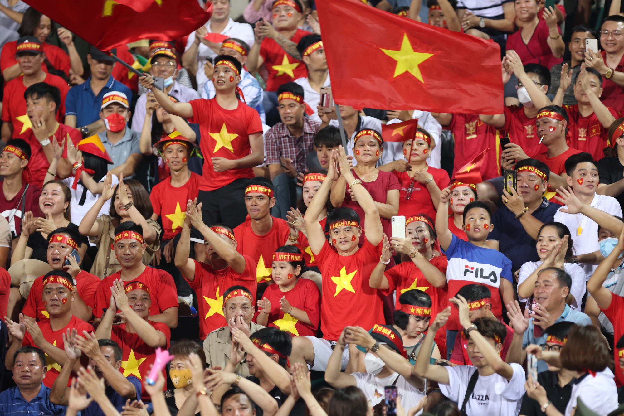 H&igrave;nh ảnh đẹp tr&ecirc;n kh&aacute;n đ&agrave;i s&acirc;n Việt Tr&igrave; sau trận thắng của U23 Việt Nam - Ảnh 1.