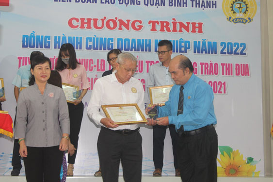 Tôn vinh chủ doanh nghiệp chăm lo cho công nhân khó khăn
