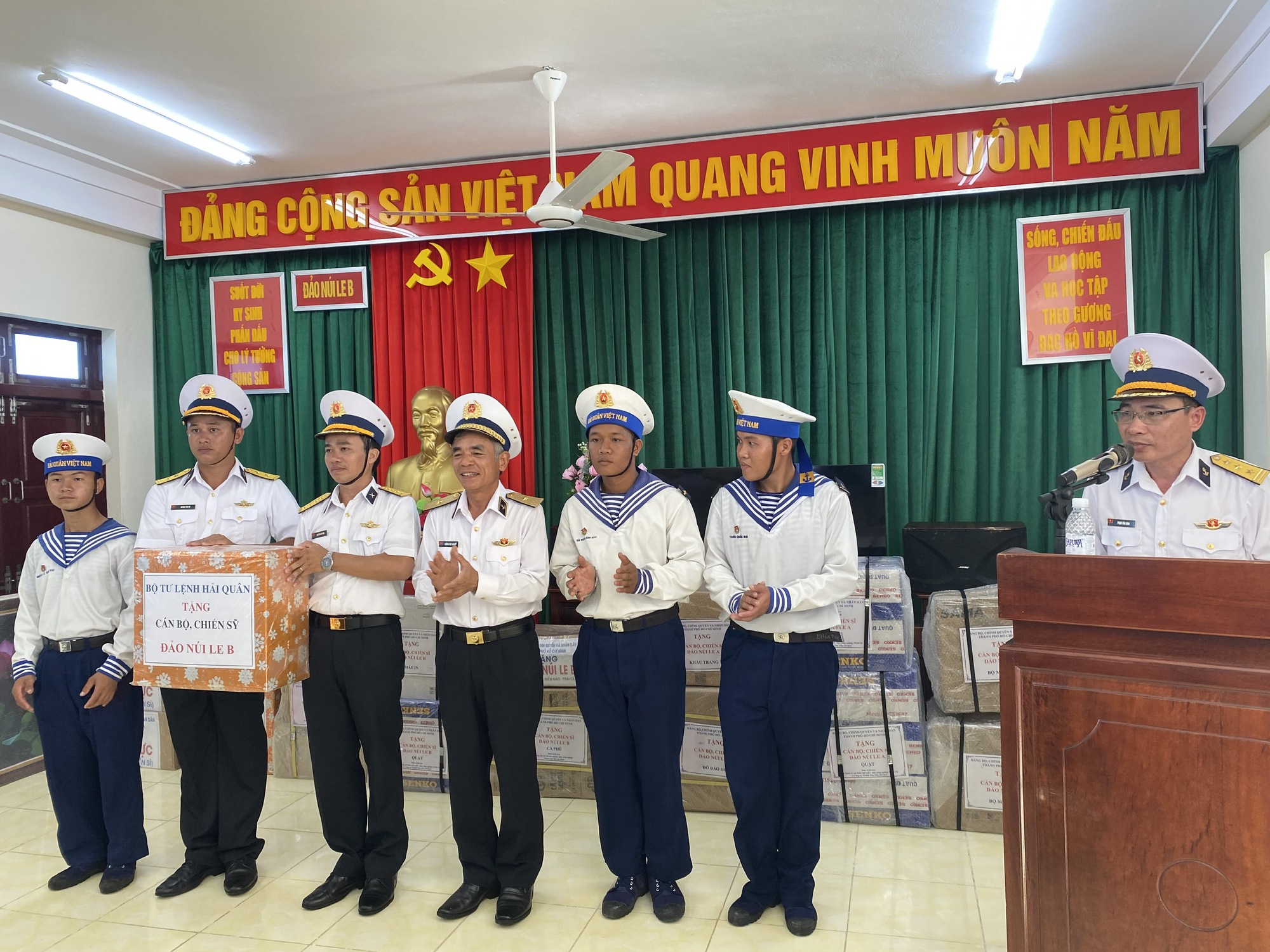 Nhớ mãi khoảnh khắc đẹp ở Trường Sa - Ảnh 7.