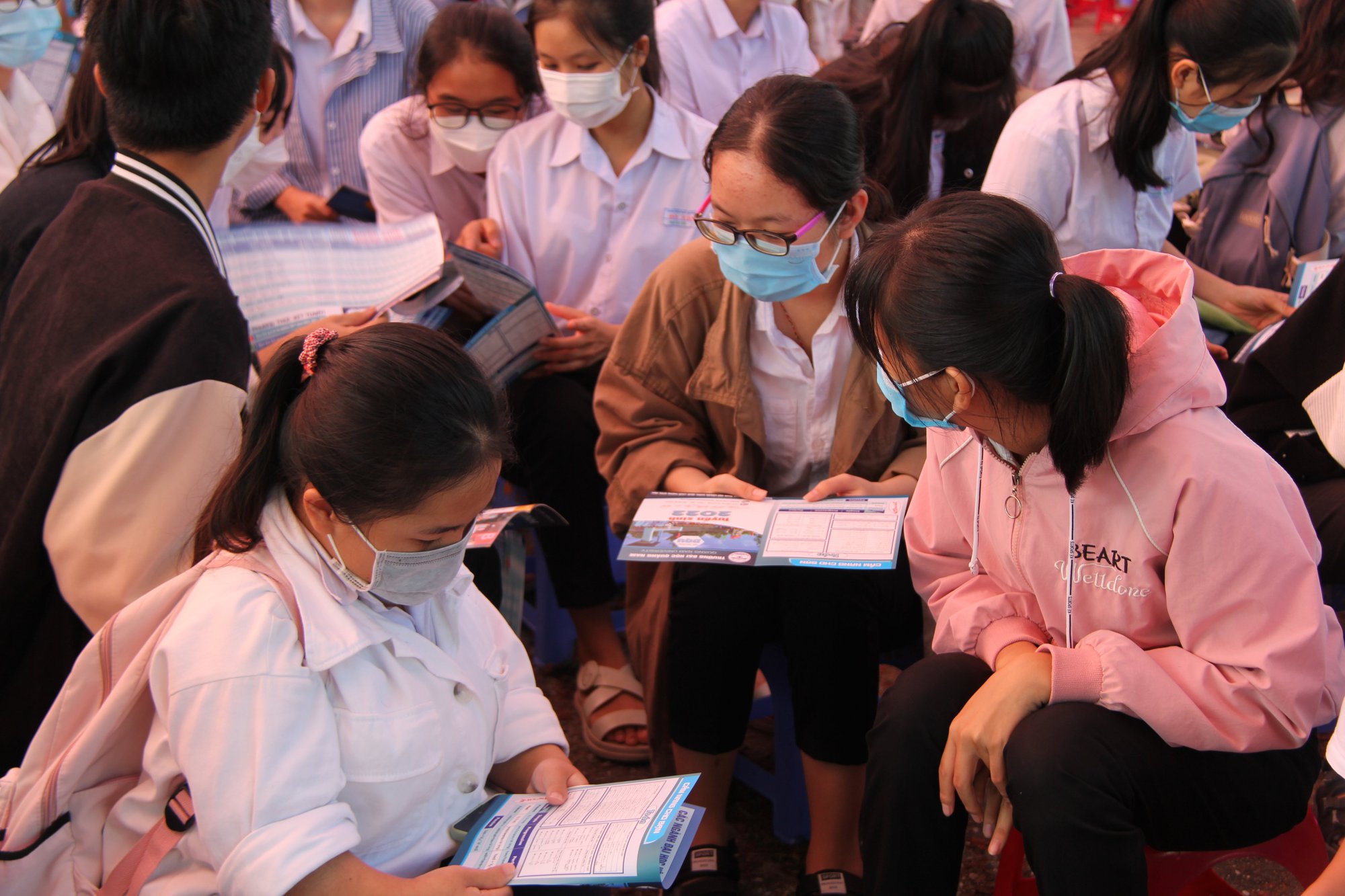 Đưa trường học đến th&iacute; sinh ở Quảng Nam: 50% học sinh chọn được ng&agrave;nh y&ecirc;u th&iacute;ch - Ảnh 6.