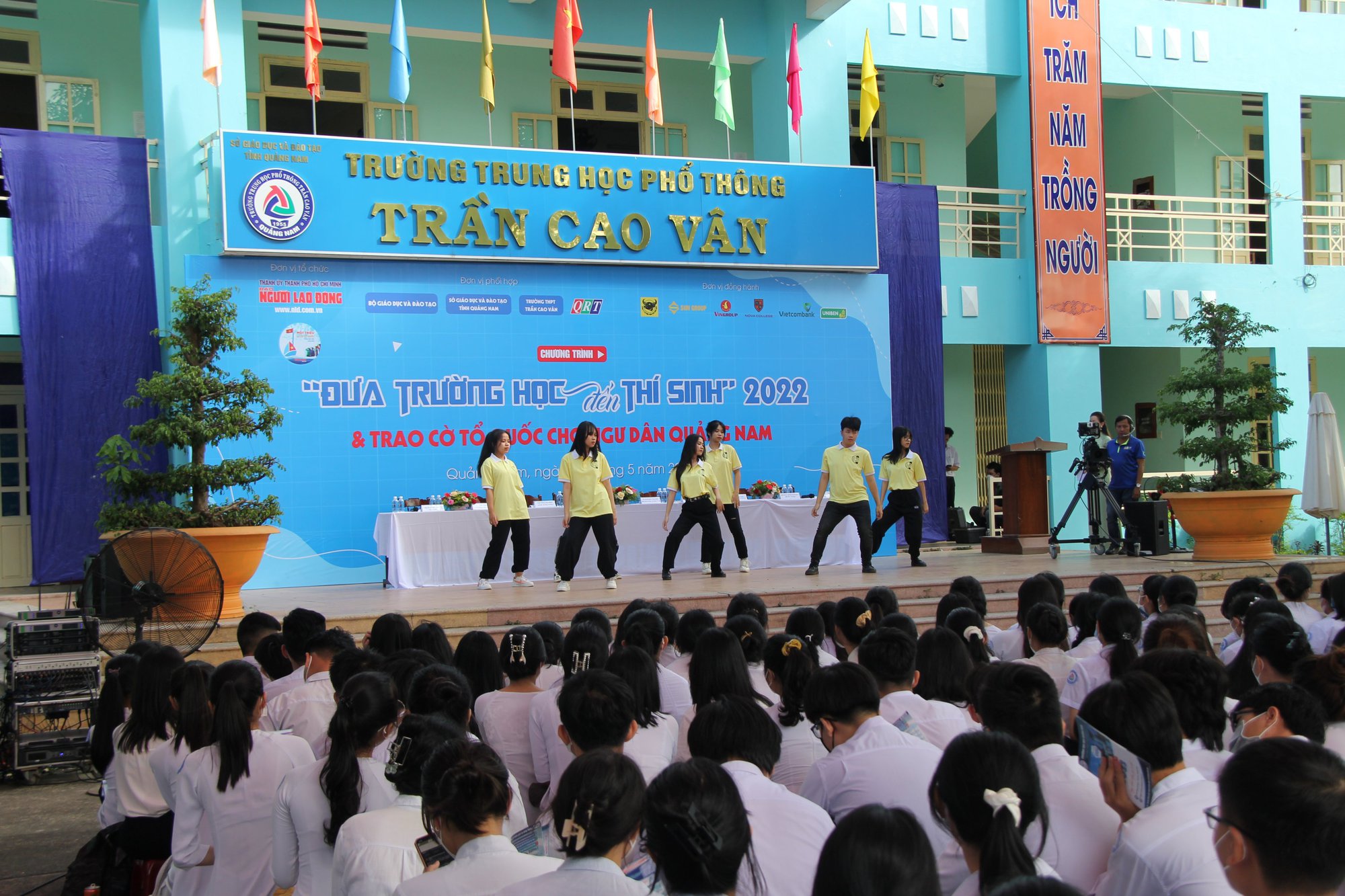 Đưa trường học đến th&iacute; sinh ở Quảng Nam: 50% học sinh chọn được ng&agrave;nh y&ecirc;u th&iacute;ch - Ảnh 12.