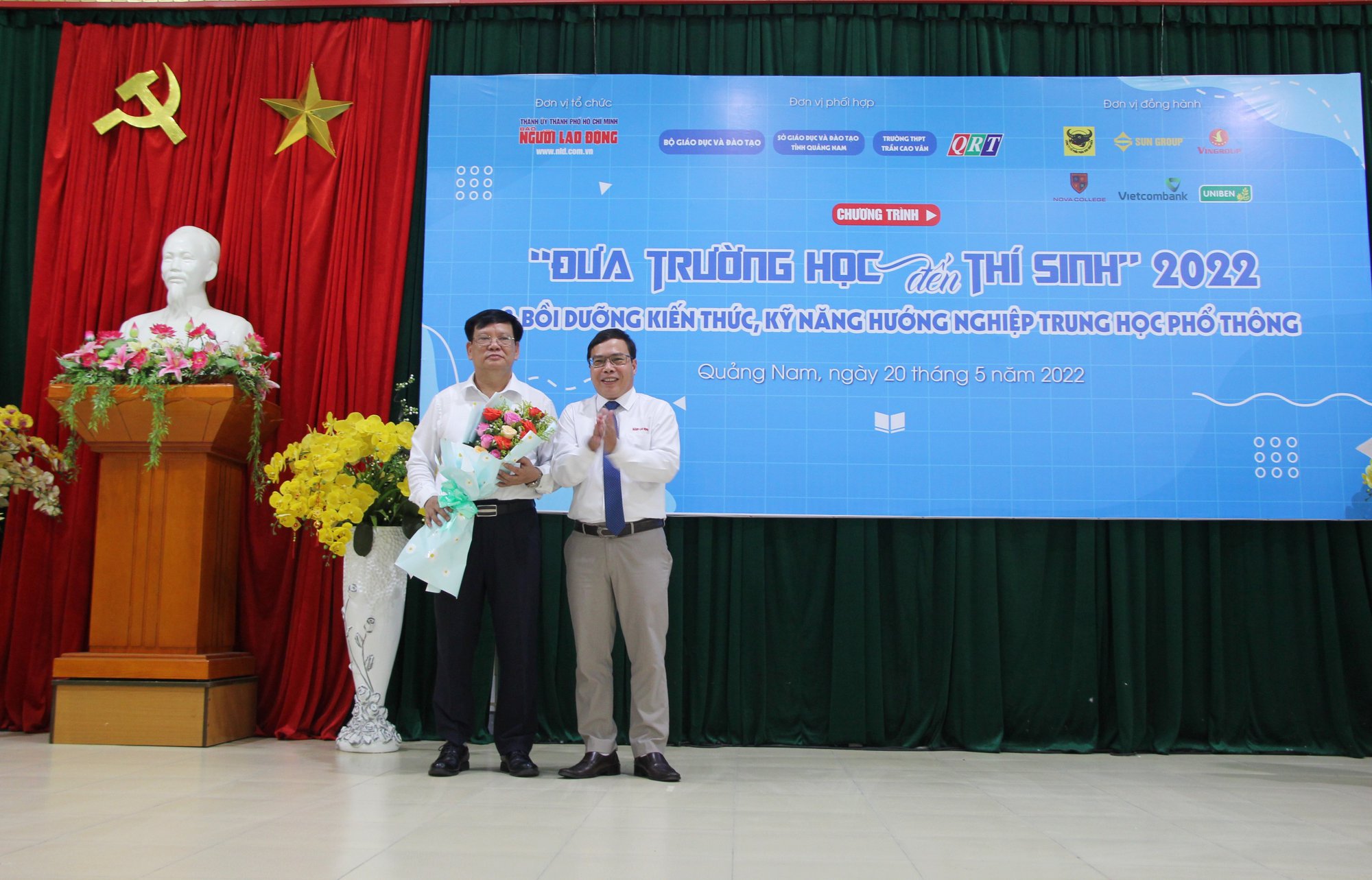 Giám đốc Sở GD-ĐT Quảng Nam: Tôi cảm ơn chuyên gia, Báo Người lao Động... - Ảnh 3.