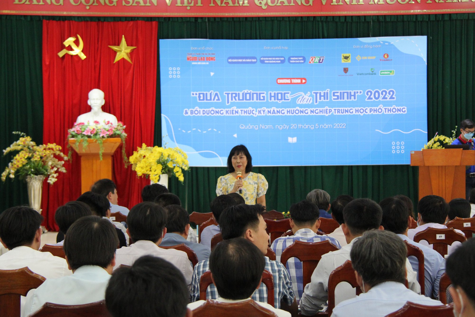 Giám đốc Sở GD-ĐT Quảng Nam: Tôi cảm ơn chuyên gia, Báo Người lao Động... - Ảnh 8.