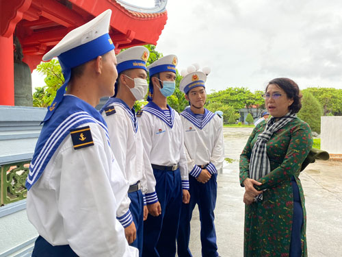 Can trường nơi đầu s&oacute;ng ngọn gi&oacute; - Ảnh 2.