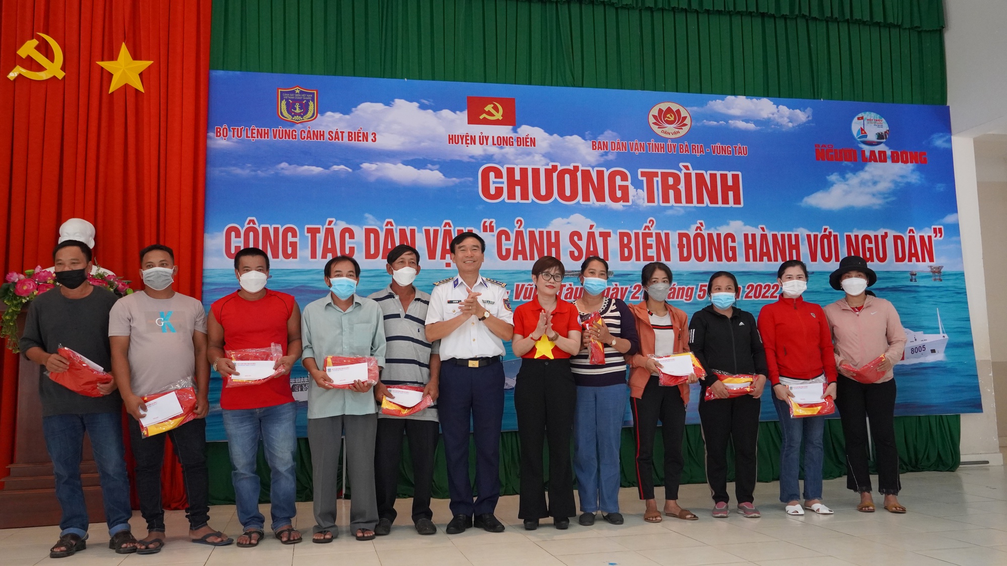 Nhiều hoạt động &yacute; nghĩa hướng về biển đảo - Ảnh 2.