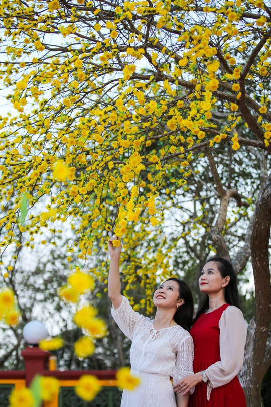 “Biển người” đổ về ngày vía Bà, ghé trạm dừng chân đi cáp treo Núi Sam - Ảnh 18.