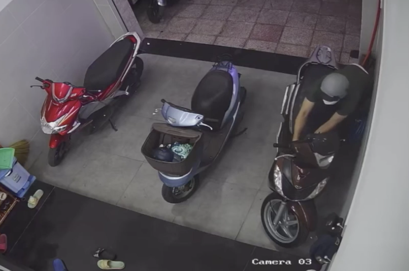 CLIP: Trộm xe SH trong 10 giây xôn xao mạng xã hội