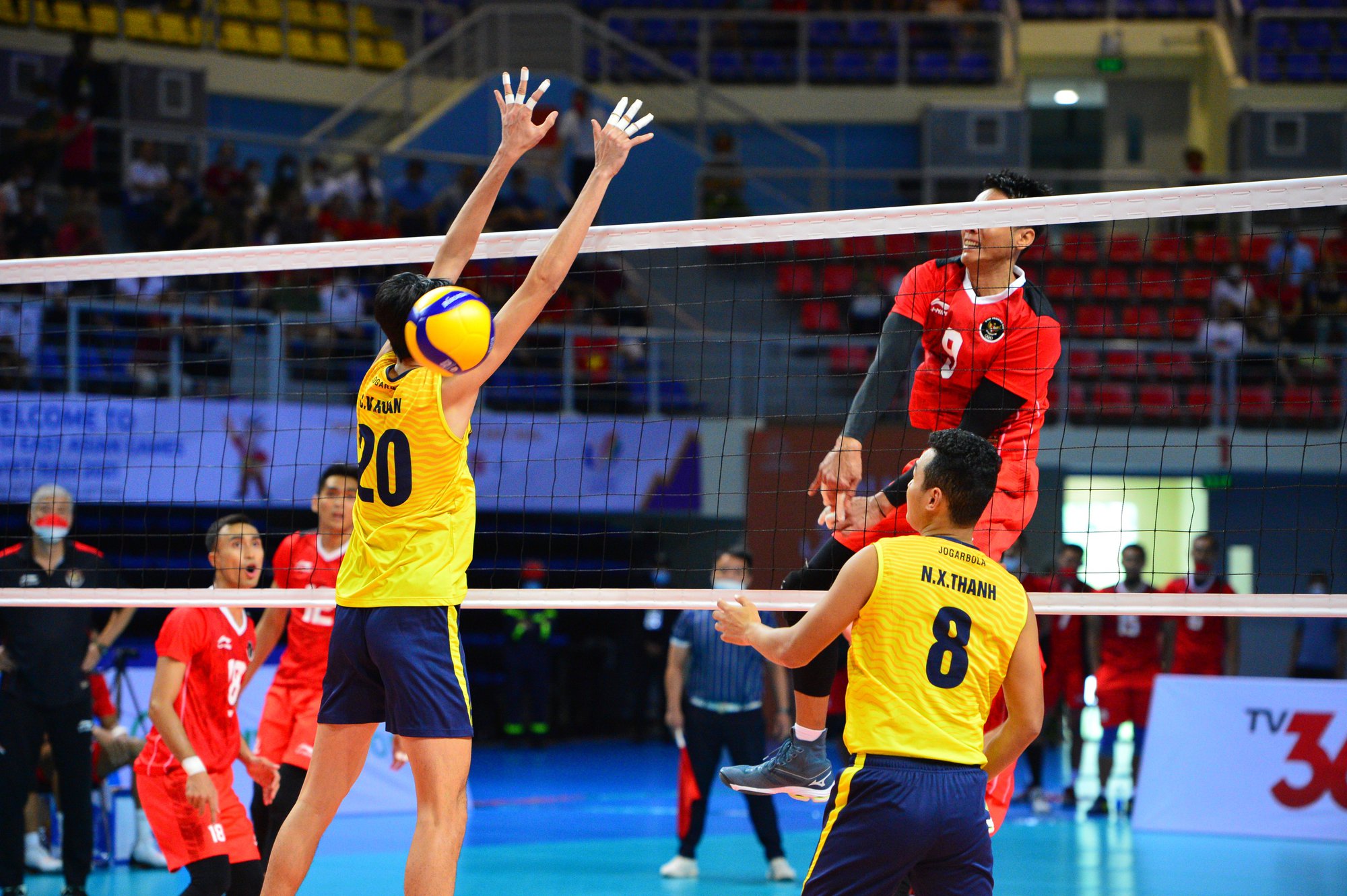 B&oacute;ng chuyền nam chưa thể chạm đến HCV tại SEA Games 31 - Ảnh 2.