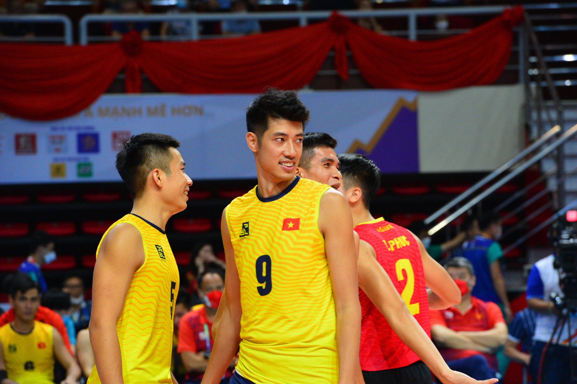 B&oacute;ng chuyền nam chưa thể chạm đến HCV tại SEA Games 31 - Ảnh 1.