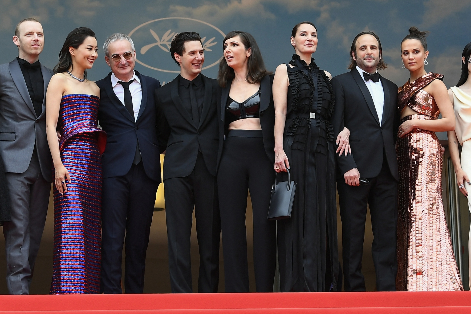 Cận cảnh &ldquo;hớ h&ecirc;nh&rdquo; tr&ecirc;n thảm đỏ Cannes 2022 - Ảnh 13.