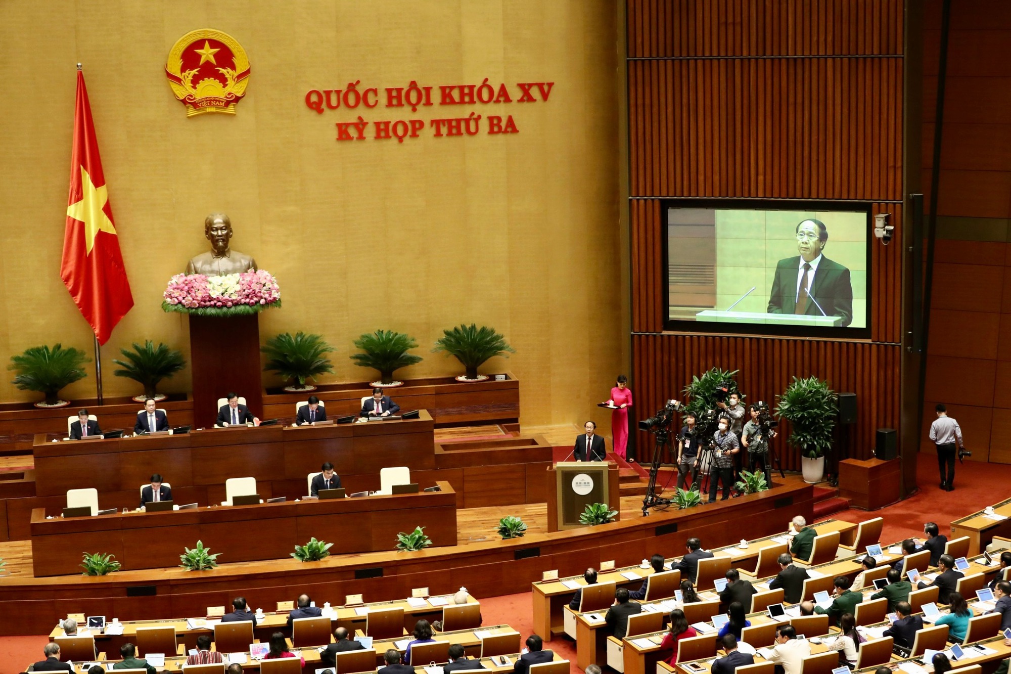 Chính phủ báo cáo Quốc hội về việc tấn công tội phạm thao túng chứng khoán - Ảnh 2.