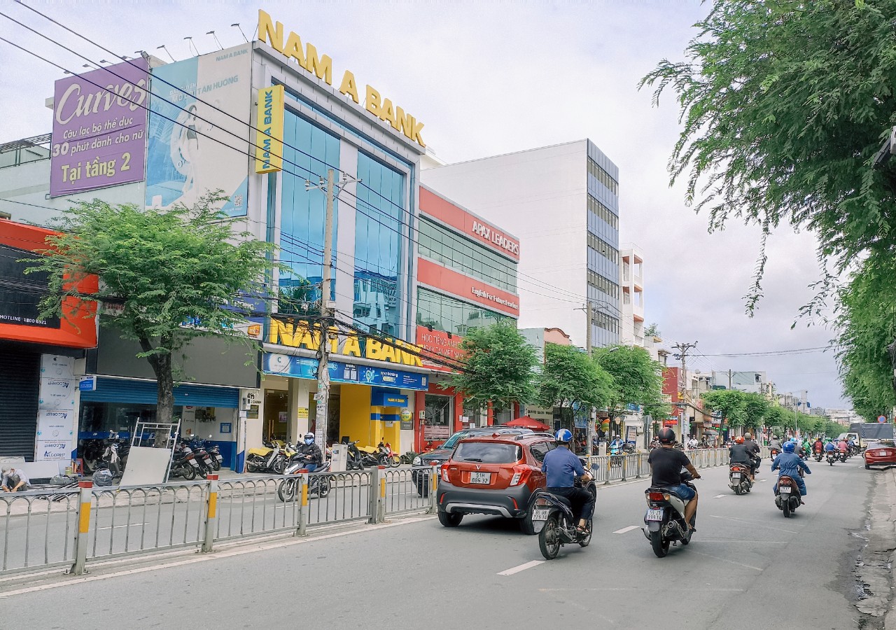Thích thú với thời tiết "như ngày Tết" của TP HCM trong sáng nay