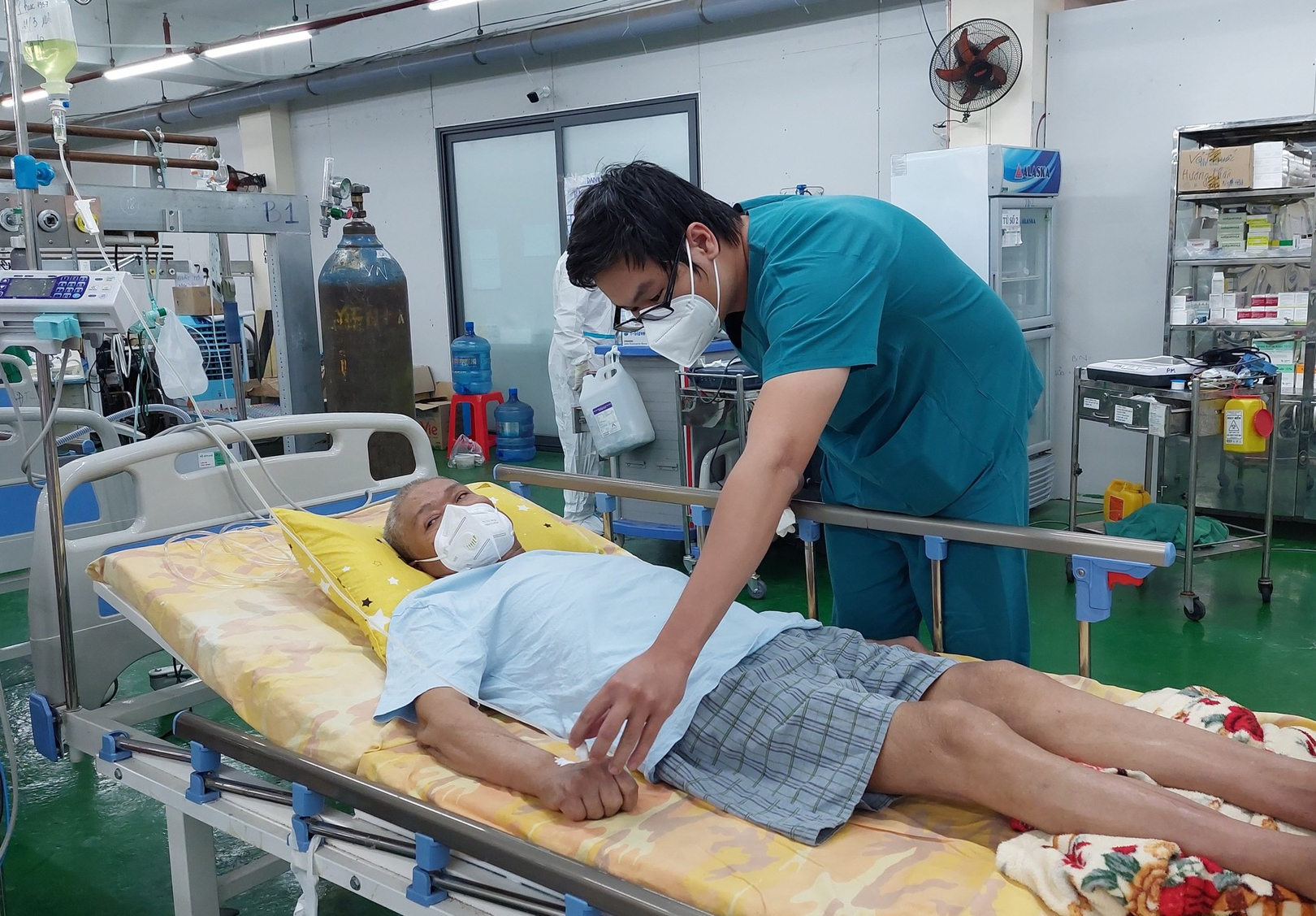 Bộ Y tế đề nghị hướng dẫn thanh toán cho bênh nhân BHYT dùng "máy mượn, máy đặt"