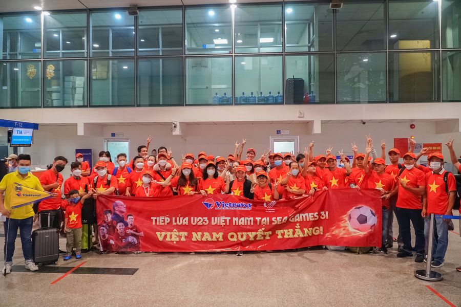 Vietravel thưởng "nóng" đội tuyển bóng đá Việt Nam vé du lịch Hàn Quốc