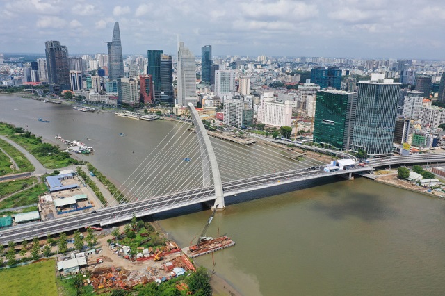 Ph&aacute;t triển hạ tầng đẩy gi&aacute; đất tăng vọt - Ảnh 1.