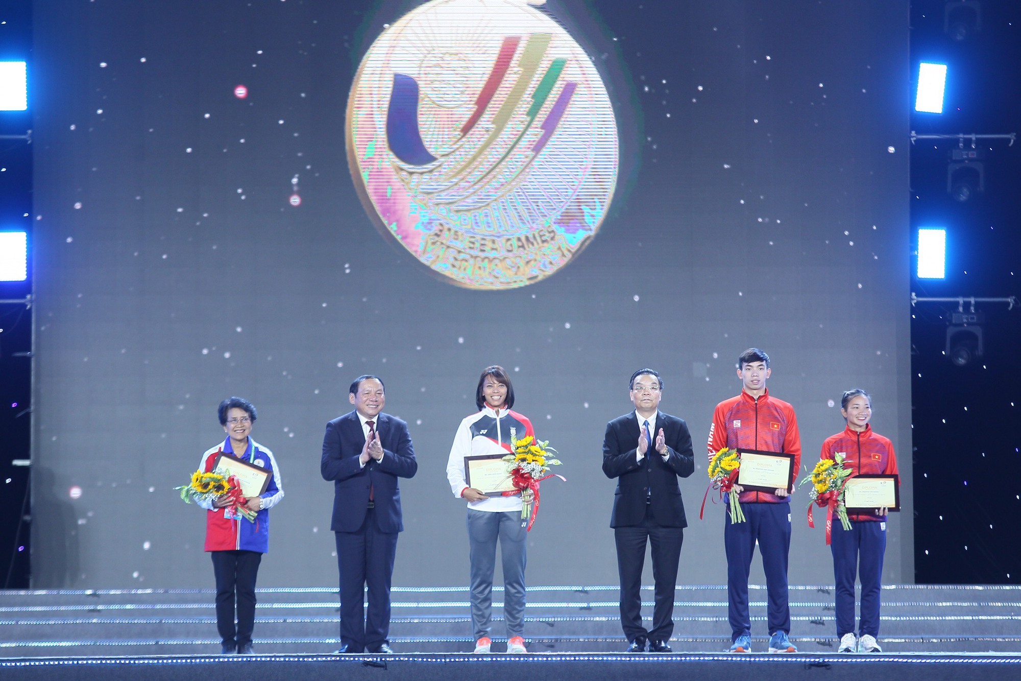 M&atilde;n nh&atilde;n với đ&ecirc;m bế mạc SEA Games 31 - Ảnh 4.