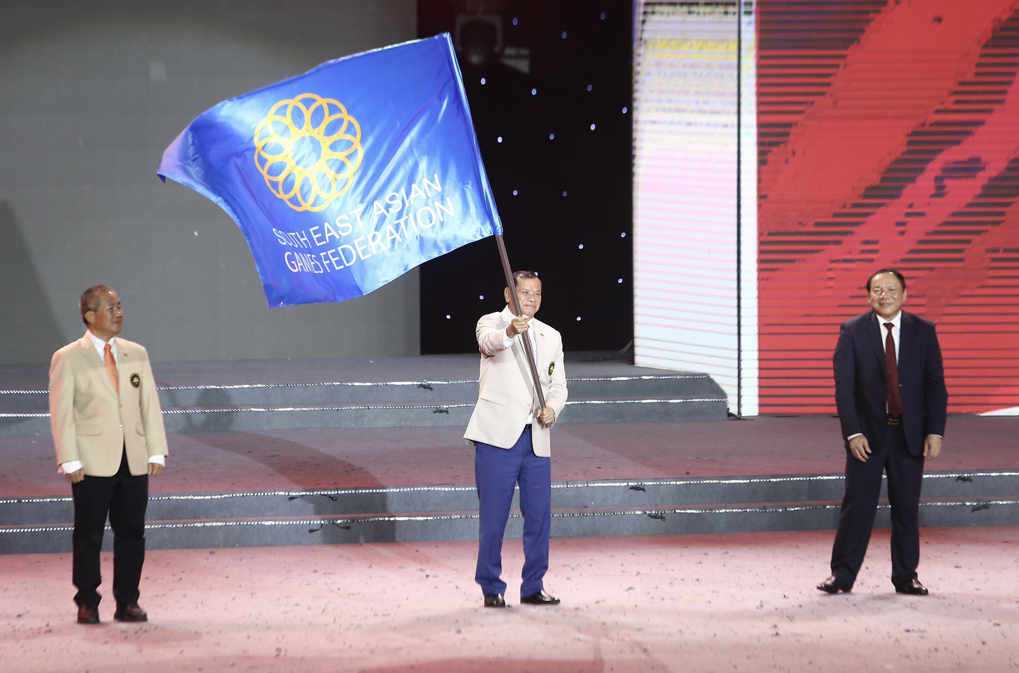 M&atilde;n nh&atilde;n với đ&ecirc;m bế mạc SEA Games 31 - Ảnh 8.