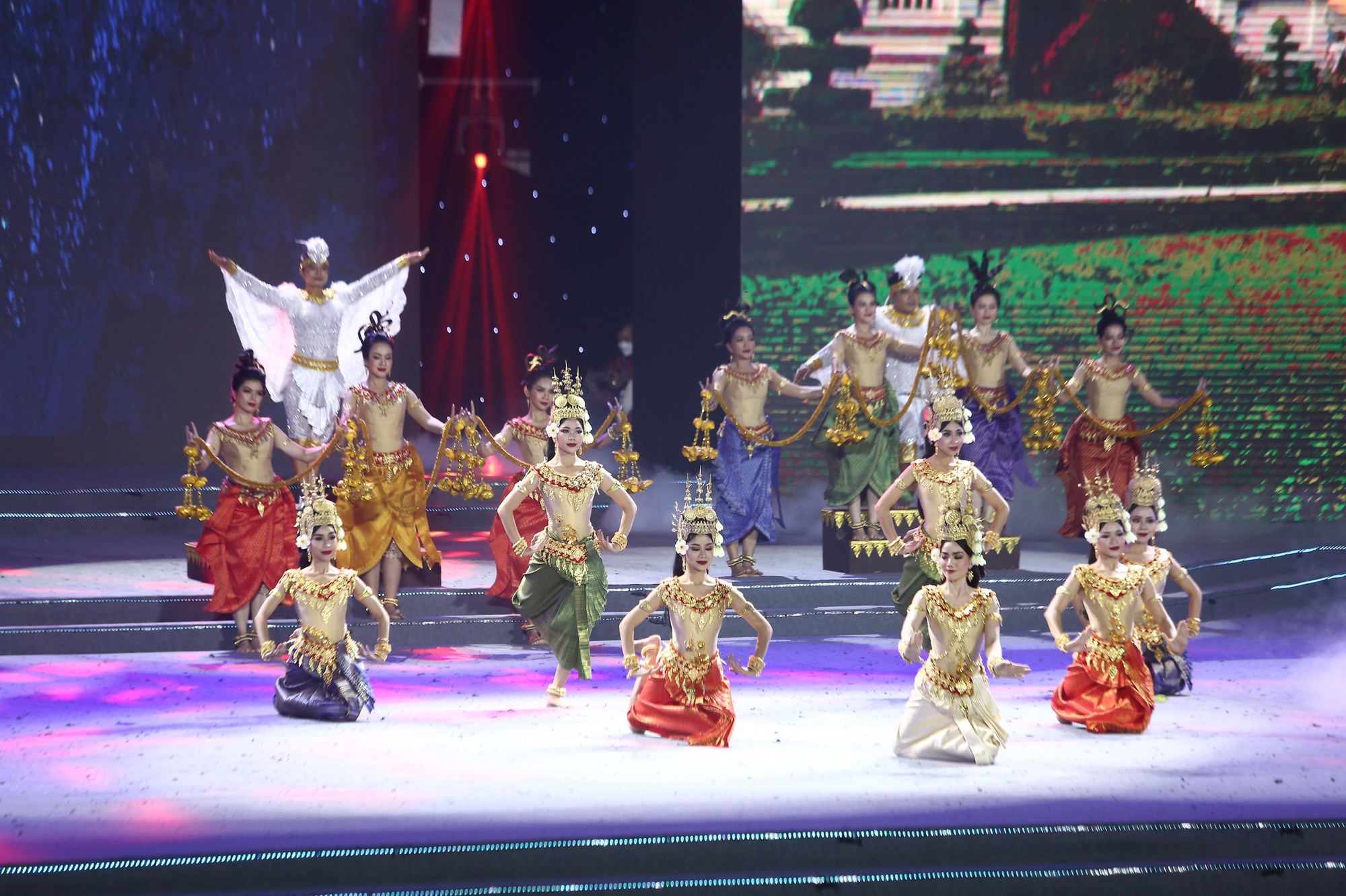 M&atilde;n nh&atilde;n với đ&ecirc;m bế mạc SEA Games 31 - Ảnh 9.