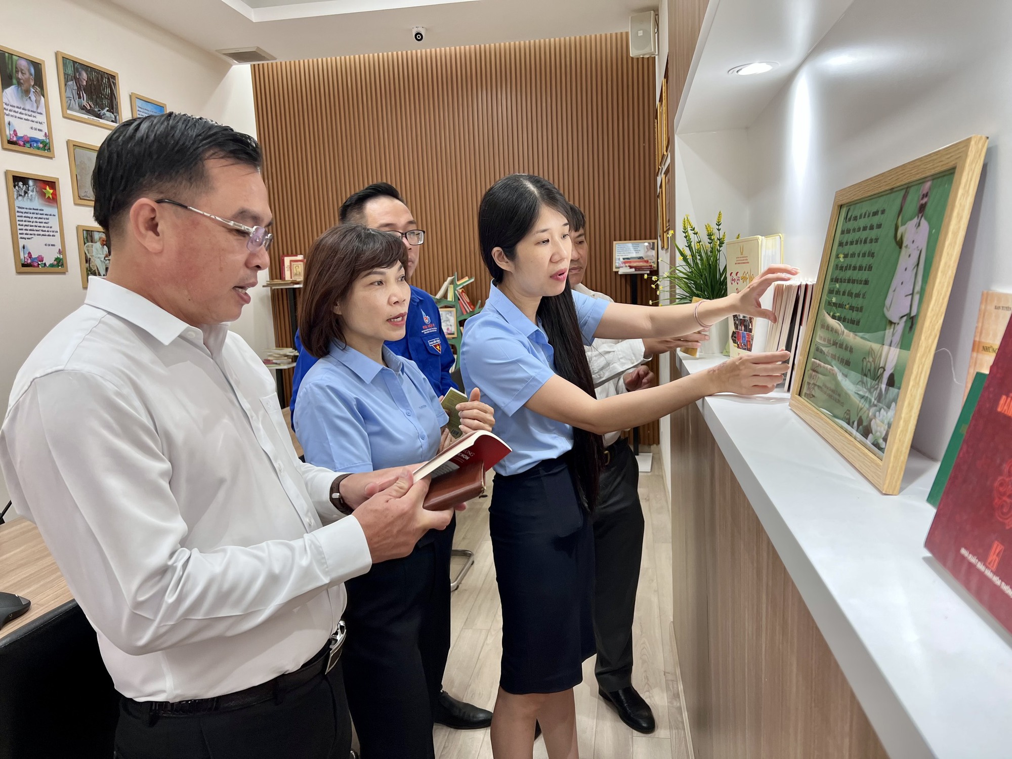 Tuyên dương điển hình học tập và làm theo lời Bác