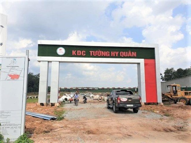 Bắt giám đốc và đại diện pháp luật Công ty TNHH Địa ốc Tường Hy Quân ở Bình Dương