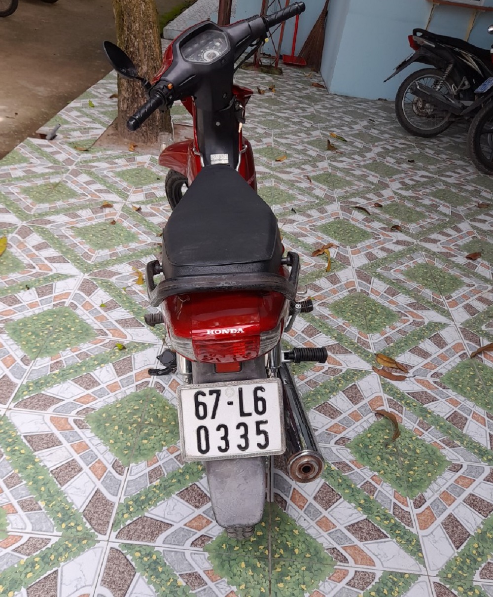 Bắt tạm giam g&atilde; trai vờ hỏi mua xe rồi hiện nguy&ecirc;n h&igrave;nh kẻ cướp - Ảnh 2.