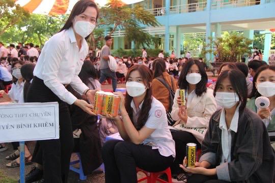 Uniben tiếp tục đồng hành ”Đưa trường học đến thí sinh” tại Quảng Nam - Ảnh 3.