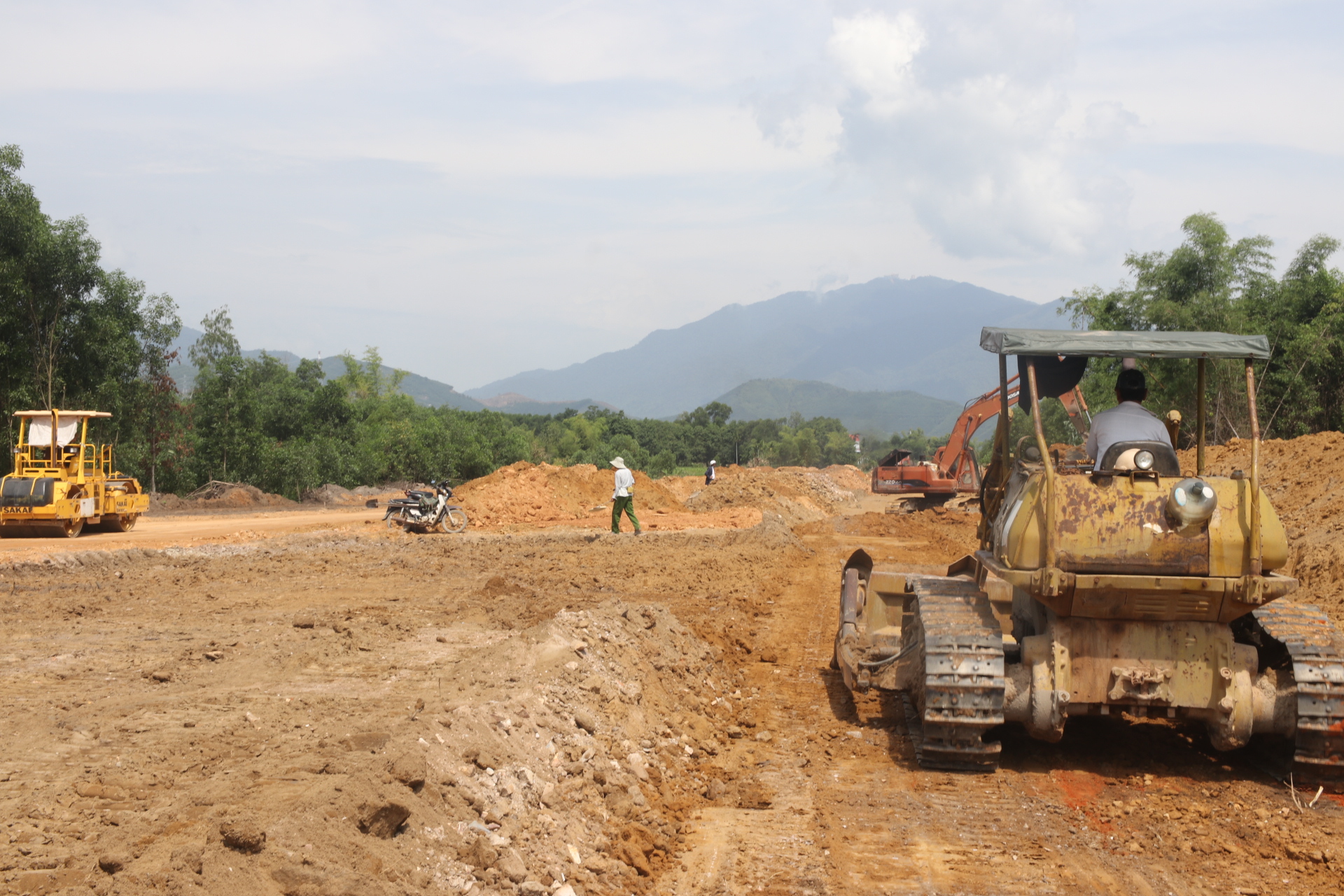 Đường 1.134 tỉ đồng tại Đ&agrave; Nẵng trễ tiến độ: &ldquo;Trảm&rdquo; nh&agrave; thầu phụ năng lực yếu - Ảnh 2.